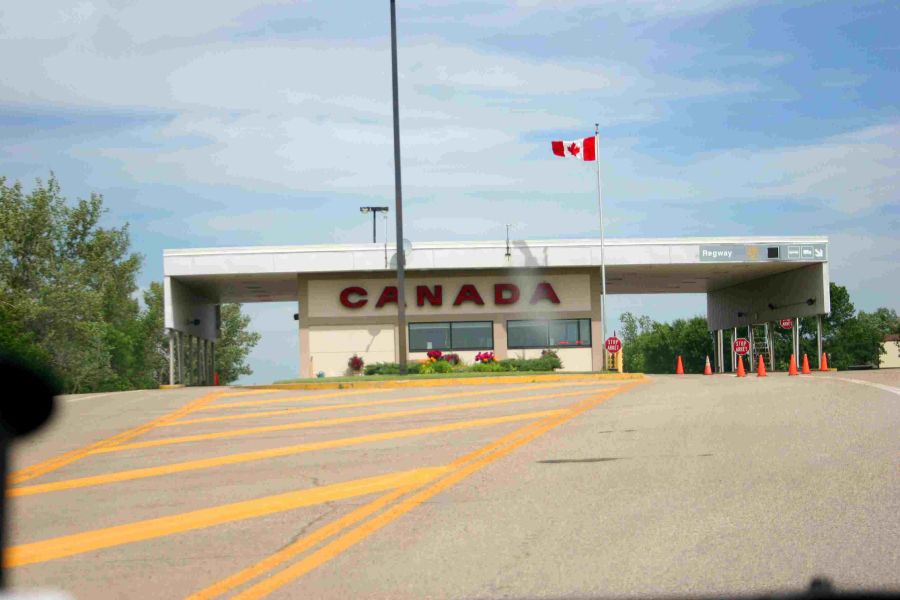 Saskatchewan, Canada border crossing
